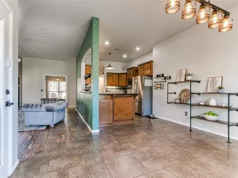 209 Evie Pl, Moore, OK 73160 photo 5