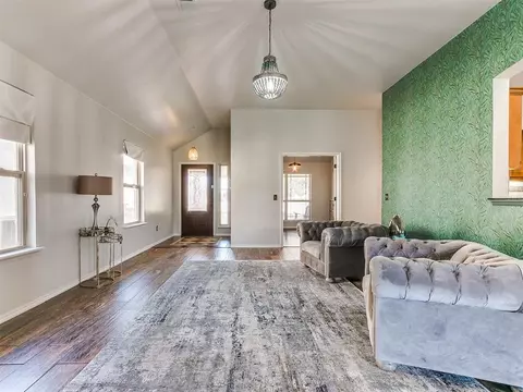 209 Evie Pl, Moore, OK 73160 photo 9