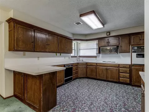 3923 N Thompkins Ave, Bethany, OK 73008 photo 17