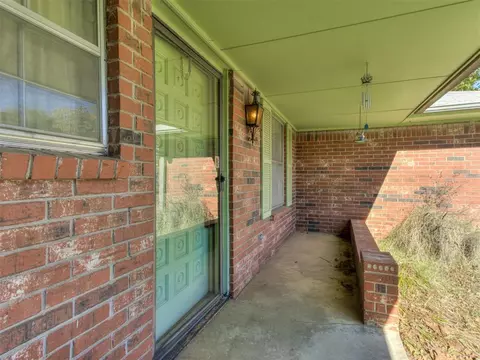 3923 N Thompkins Ave, Bethany, OK 73008 photo 4