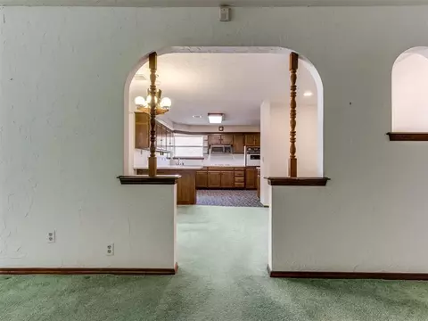 3923 N Thompkins Ave, Bethany, OK 73008 photo 12