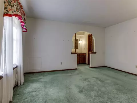 3923 N Thompkins Ave, Bethany, OK 73008 photo 24