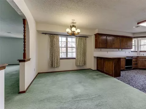 3923 N Thompkins Ave, Bethany, OK 73008 photo 13