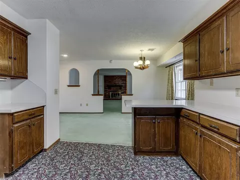 3923 N Thompkins Ave, Bethany, OK 73008 photo 22