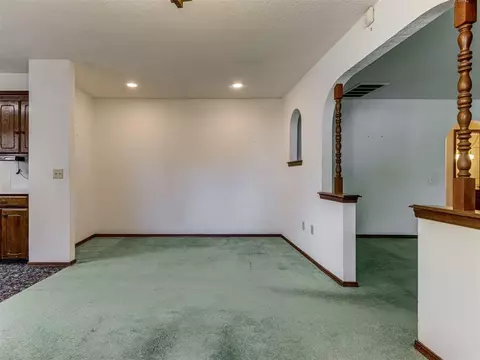 3923 N Thompkins Ave, Bethany, OK 73008 photo 14