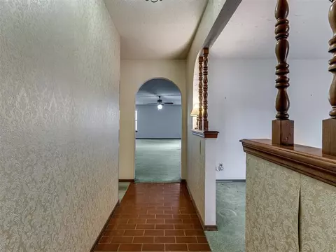 3923 N Thompkins Ave, Bethany, OK 73008 photo 8