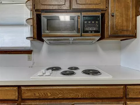 3923 N Thompkins Ave, Bethany, OK 73008 photo 21