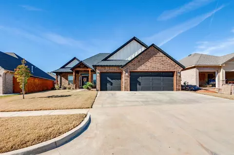 4609 Bermuda Dr, Mustang, OK 73064