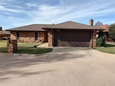 1723 Lionsgate Cir, Bethany, OK 73008