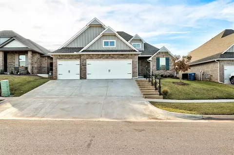 8224 N Poplar Dr, Edmond, OK 73034