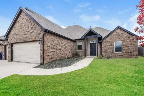 11232 NW 103rd St, Yukon, OK 73099