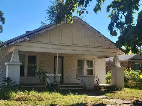 823 W Oklahoma Ave, Chickasha, OK 73018