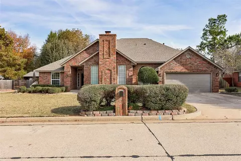 4800 Crystal Lake Rd, Norman, OK 73072