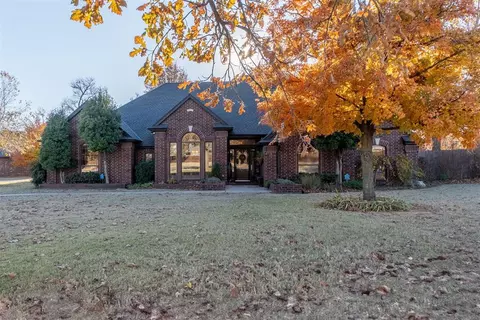 201 Chisholm Trail Way, Yukon, OK 73099