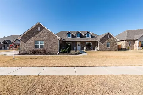 2833 Bens Cir, Yukon, OK 73099