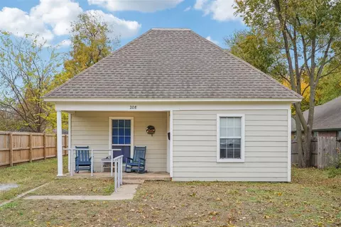 208 W 4th St, Edmond, OK 73003