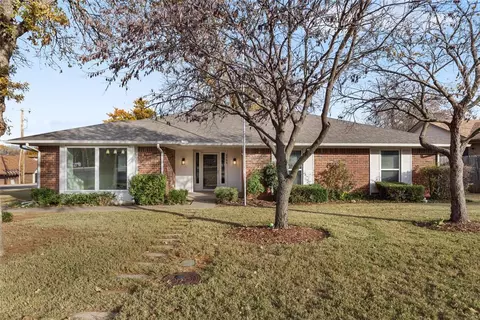 2904 Del Casa Cir, Midwest City, OK 73110