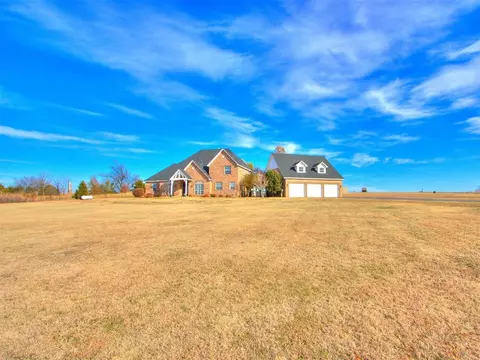 24688 N May Ave, Edmond, OK 73025