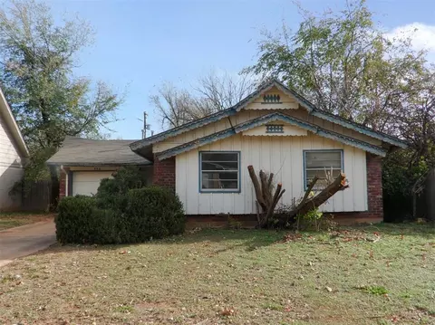 800 Del Haven Dr, Del City, OK 73115