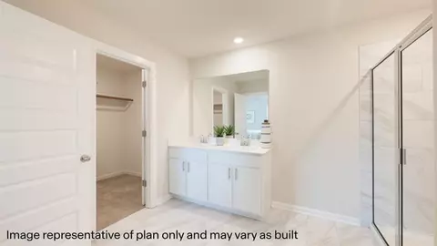 Bath - 5503 Windstone Ln, Norman, OK 73072 photo 3 of 4