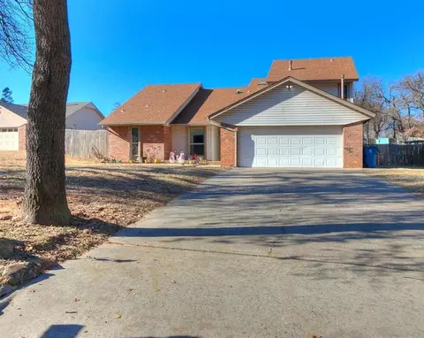 609 Country Ln, Midwest City, OK 73130