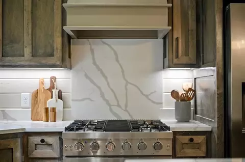 Kitchen - 36 Bear Cedar Trl, Broken Bow, OK 74728 photo 5 of 7