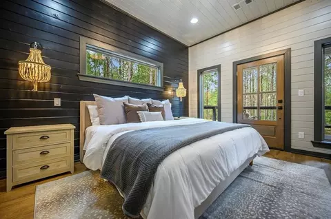 Bedroom - 36 Bear Cedar Trl, Broken Bow, OK 74728 photo 1 of 6