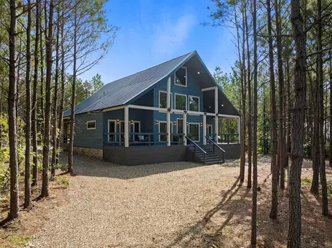 36 Bear Cedar Trl, Broken Bow, OK 74728