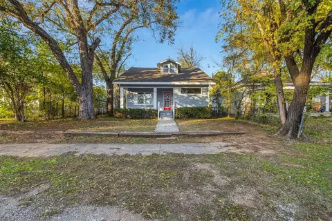 924 W Dakota Ave, Chickasha, OK 73018