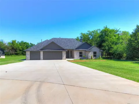 9100 Oak Tree Cir, Edmond, OK 73025