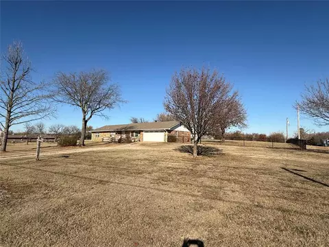 906 E Hamner Park Rd, Carney, OK 74832 photo 3