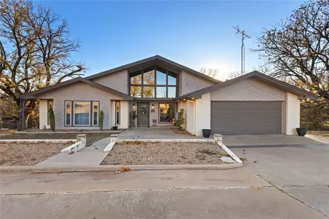 701 S Lyle Rd, Weatherford, OK 73096