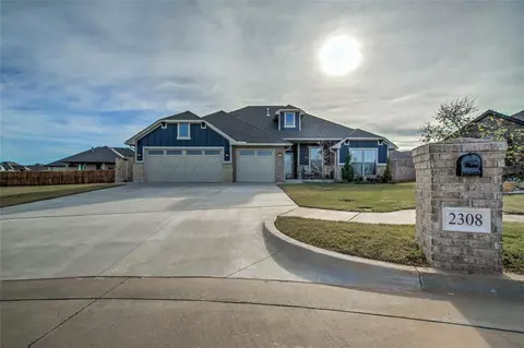 2308 E Pinric Ter, Mustang, OK 73064