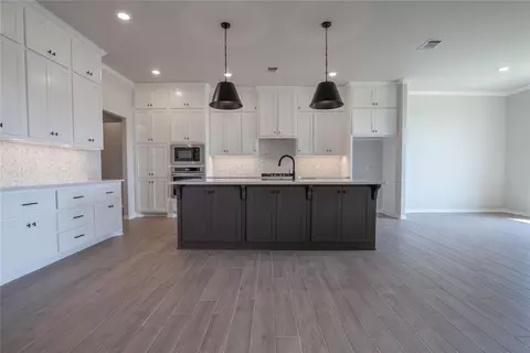 4140 Ritter Rd, Edmond, OK 73012