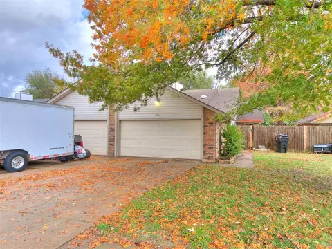 1910 Kirby Dr, Moore, OK 73160