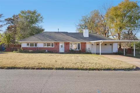 2825 Bella Vista Dr, Midwest City, OK 73110