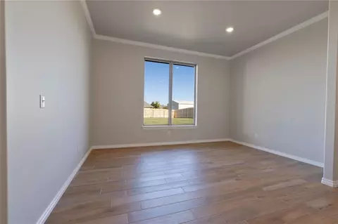 811 NE 33rd St, Moore, OK 73160 photo 8