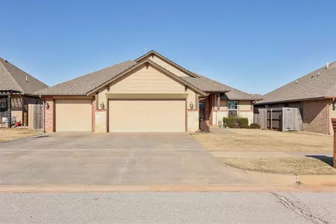 11717 SW 15th Ter, Yukon, OK 73099
