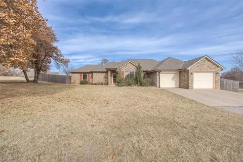 1973 Hackney Ct, Blanchard, OK 73010