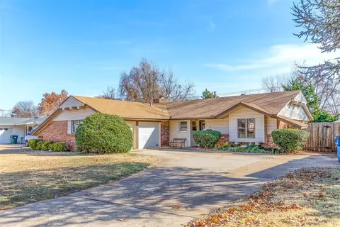 3520 Shadybrook Dr, Midwest City, OK 73110