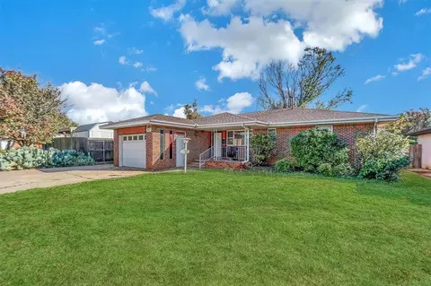 128 Sunset St, Elk City, OK 73644