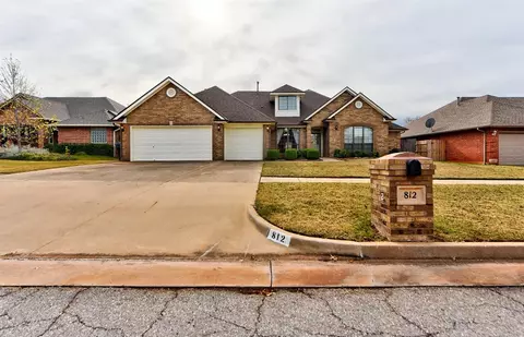 812 NW 143rd St, Edmond, OK 73013