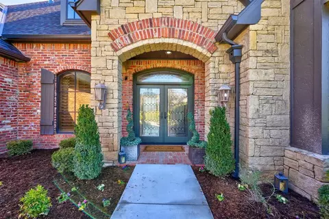 2808 Cumberland Dr, Edmond, OK 73034 photo 2