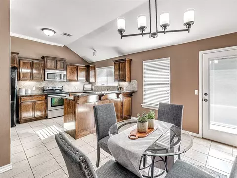 604 Manhattan Dr, Moore, OK 73160 photo 10
