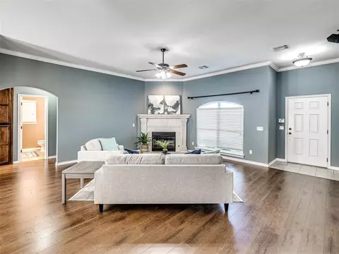 604 Manhattan Dr, Moore, OK 73160 photo 5