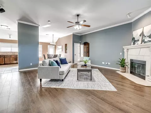 604 Manhattan Dr, Moore, OK 73160 photo 7