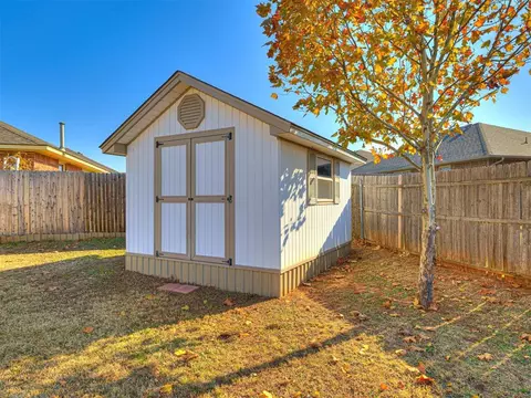 604 Manhattan Dr, Moore, OK 73160 photo 30