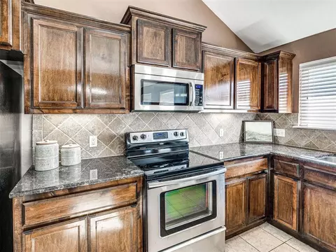 604 Manhattan Dr, Moore, OK 73160 photo 13