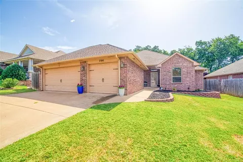 706 Napol Ave, Edmond, OK 73034