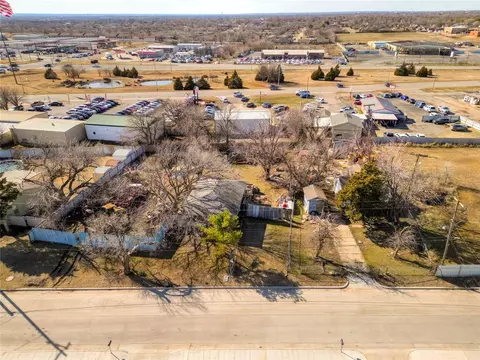 2833 Hillcrest Ave, Moore, OK 73160